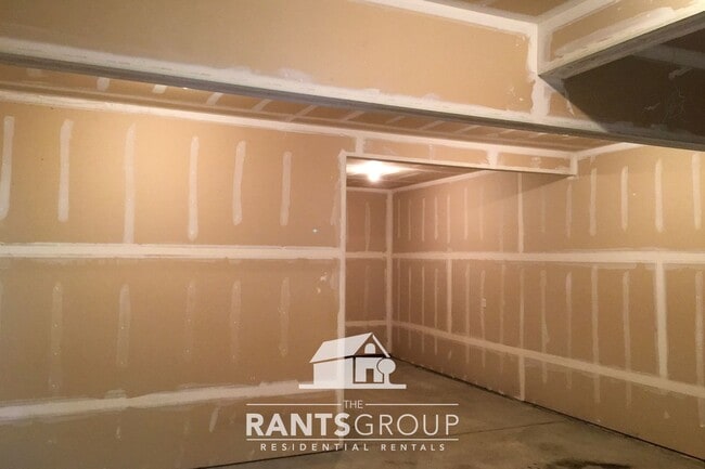 Building Photo - Spacious 4-Bedroom Craftsman Home in Lacey!