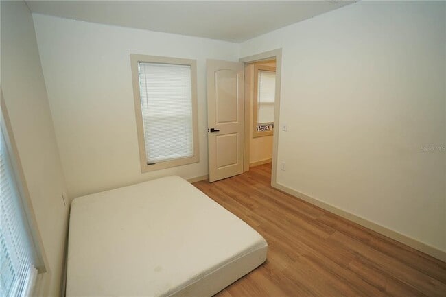 Building Photo - 535 14th Ave S