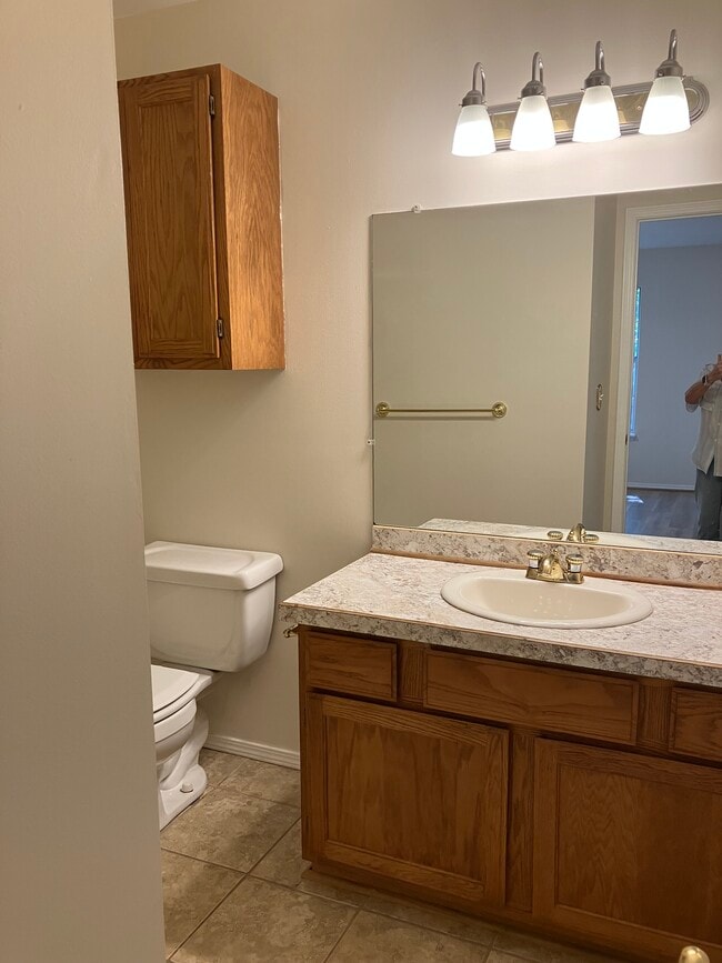 Building Photo - 8632 Golf Creek Dr