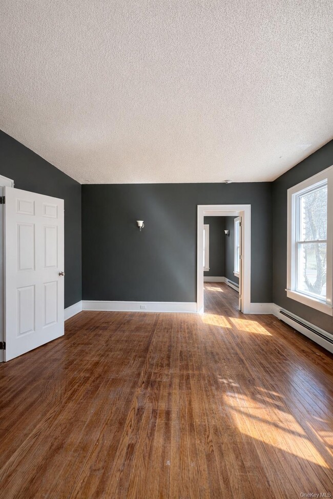 Building Photo - 440 N Main St