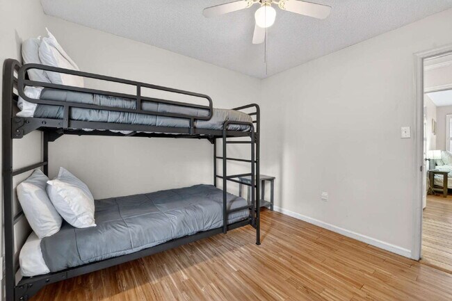 Building Photo - 118 Blue Heron Dr