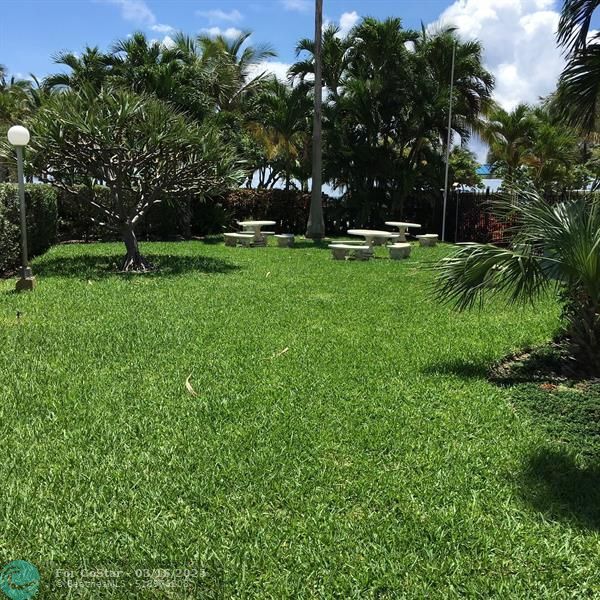 Building Photo - 305 N Pompano Beach Blvd