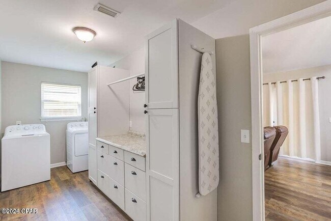 Building Photo - 8107 Heritage Woods Ln