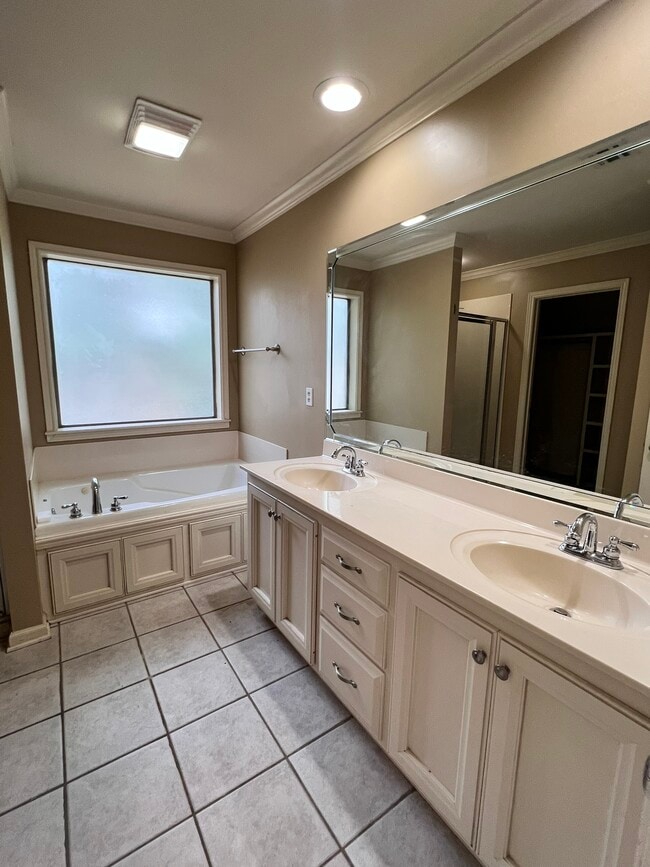 Building Photo - 302 Pelican Ridge Cove