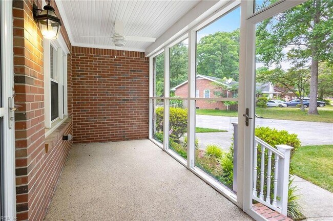 Building Photo - 6333 Tuttle Ave
