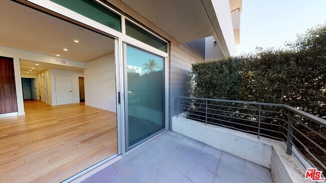 Building Photo - 938 Orange Grove Ave