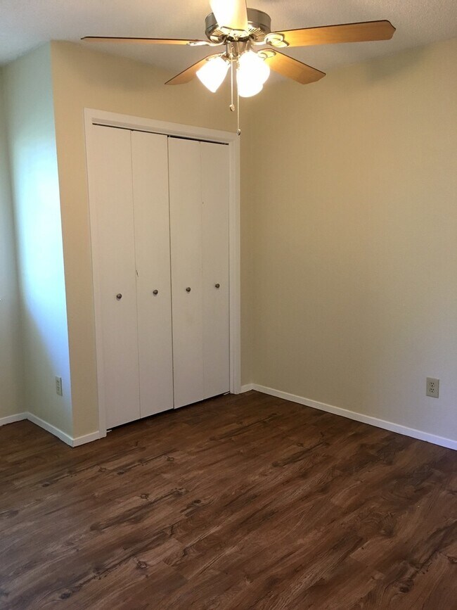 Building Photo - 1918 Gracy Farms Ln