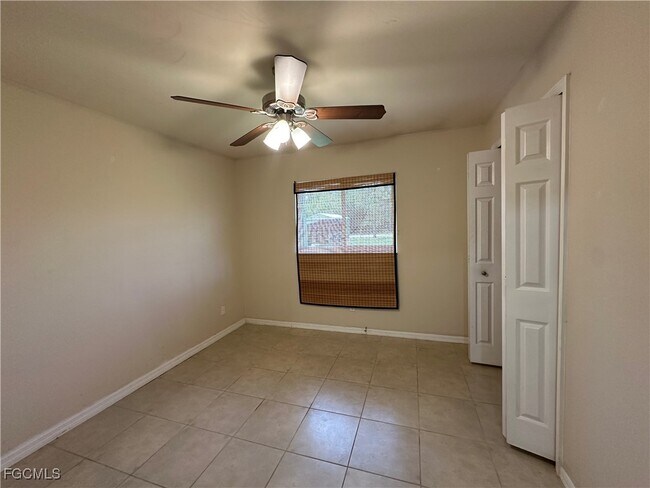 Building Photo - 8397 Bahamas Rd