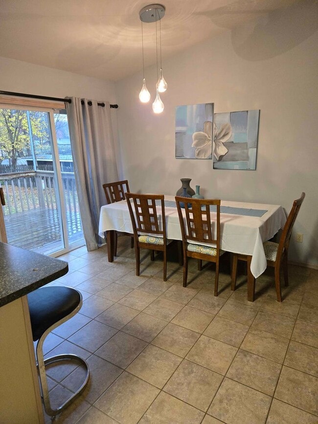 Building Photo - 2623 Edgewood Ln