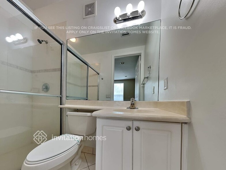 Building Photo - 1382 Vía De Pepi