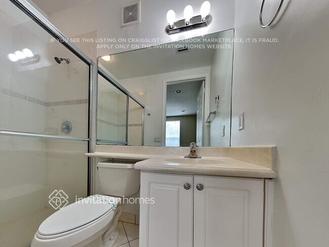 Building Photo - 1382 Vía De Pepi