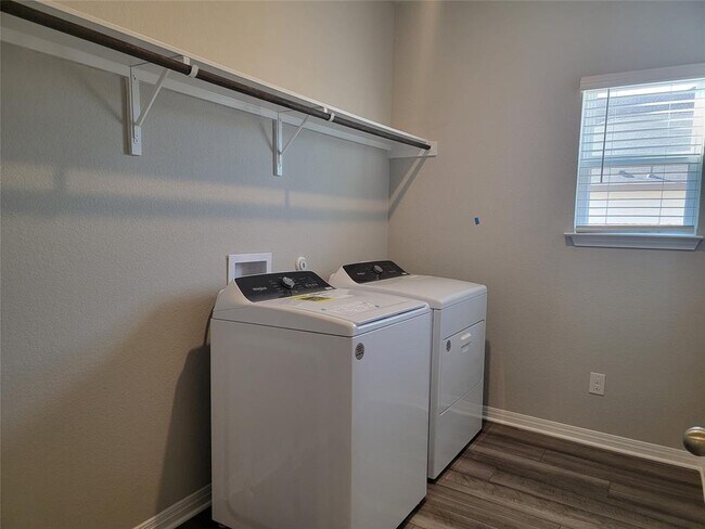 Building Photo - 109 Capella Wy