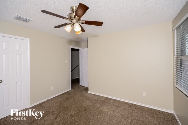 Building Photo - 313 Butch Cassidy Dr