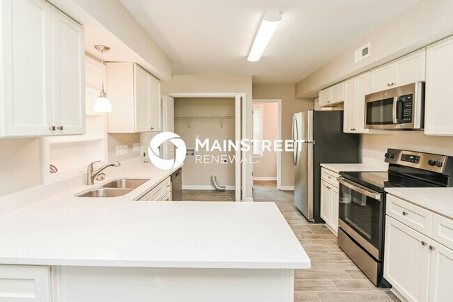 Building Photo - 4 Bedroom Pet-Friendly Home in Charlotte, ...