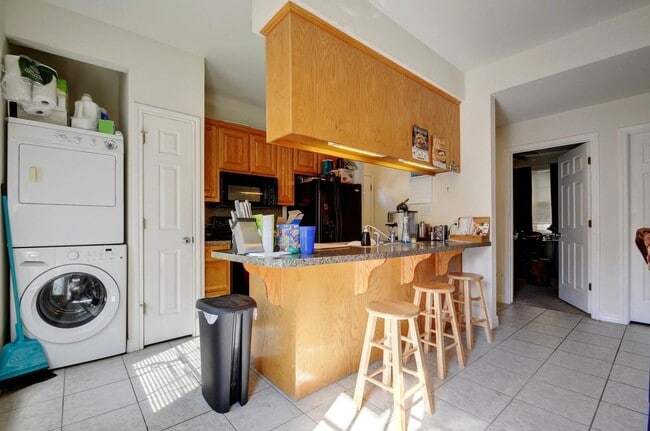 Building Photo - West Campus Gem!!!