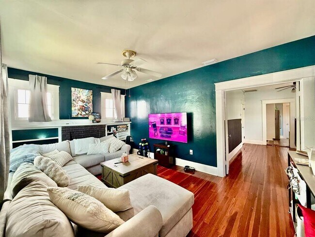 Building Photo - 3805 N Arlington Ave