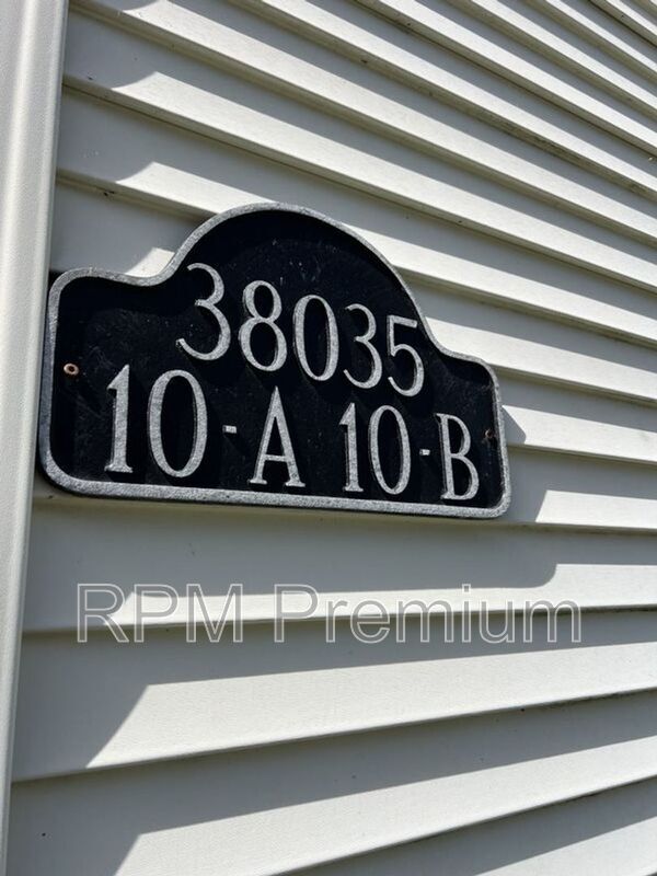 Building Photo - 38035 Post Office Rd