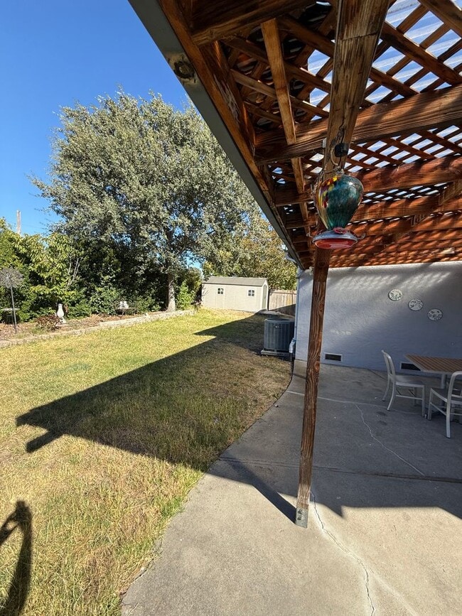 Building Photo - 7389 Newcastle Ln