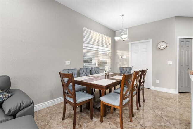 Building Photo - 215 Gleneagles Dr