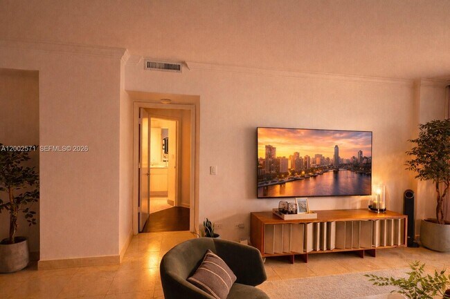 Building Photo - 848 Brickell Key Dr