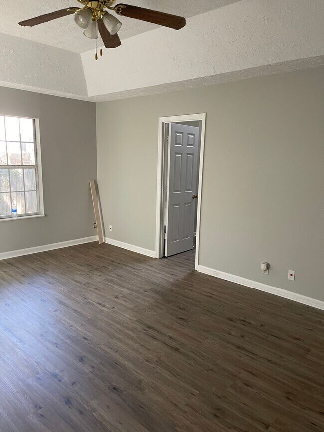 Building Photo - Newly Remodeled Home near Priest Lake
