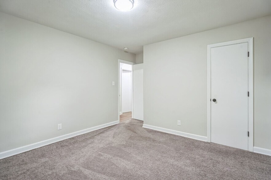 Building Photo - 628 Mclamb Dr