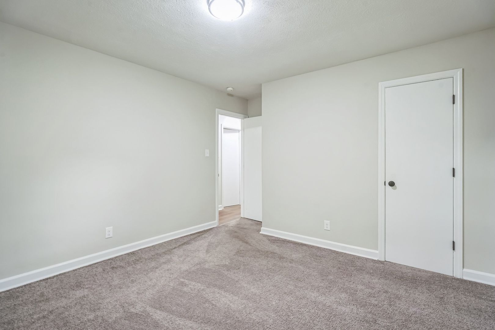 Building Photo - 628 Mclamb Dr