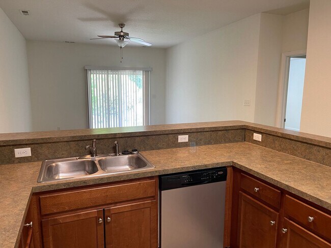 Building Photo - Beautiful Norfolk Waterfront Condo!