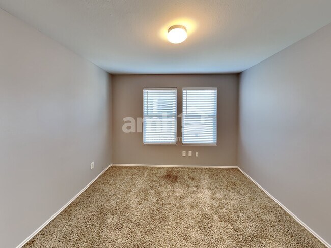 Building Photo - 2203 Shady Birch Dr