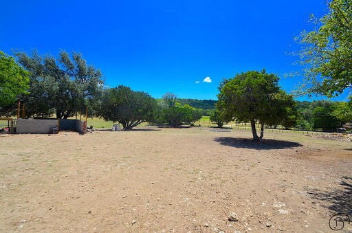 Building Photo - Nice Country living!