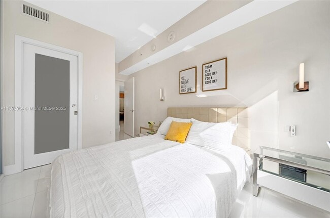 Building Photo - 253 NE 2nd St