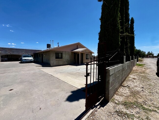 Building Photo - 14624 Eston Pl