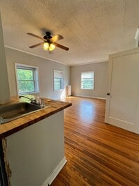 Building Photo - 3116 Fremont Ave S