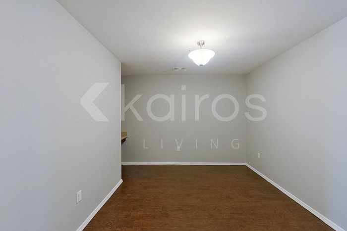 Building Photo - 5000 Thomas St