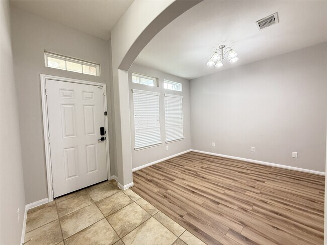 Building Photo - 1227 Maple Ace Dr