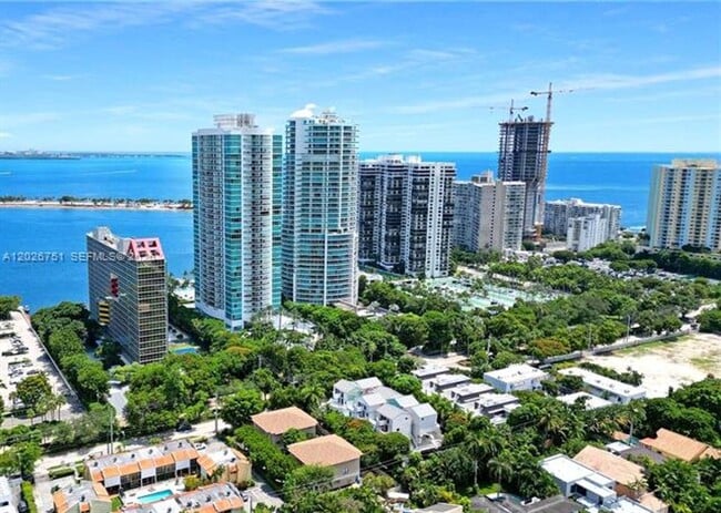 Building Photo - 2101 Brickell Ave
