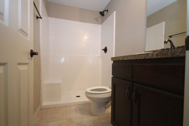 Building Photo - BEAUTIFUL 3 Bd/2Ba Home!!