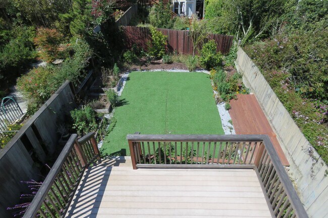 Building Photo - Updated Noe Valley House Available Now!