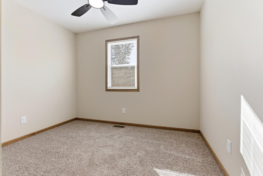 Building Photo - 313 E Martin St