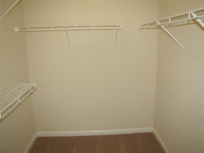 Building Photo - 462 Spring View Dr