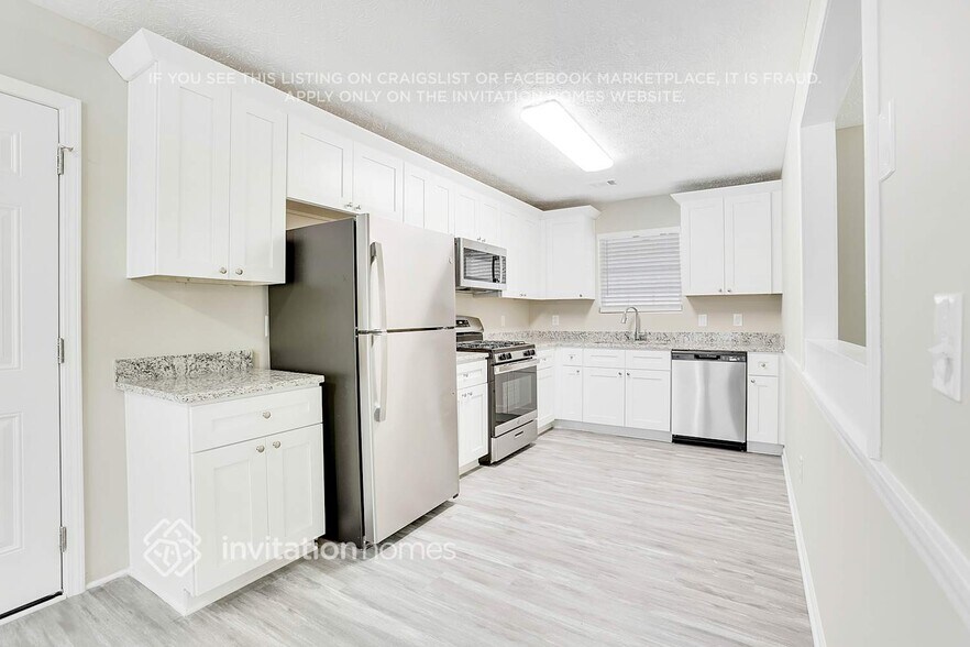 Building Photo - 50 Hidden Ridge Dr