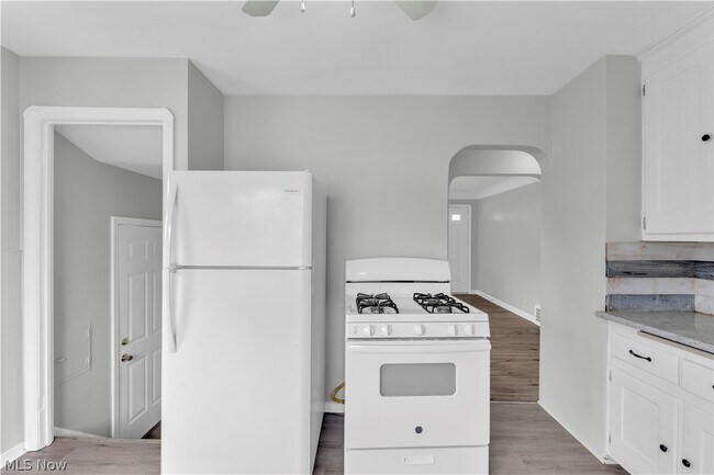 Building Photo - 4461 W 137th St