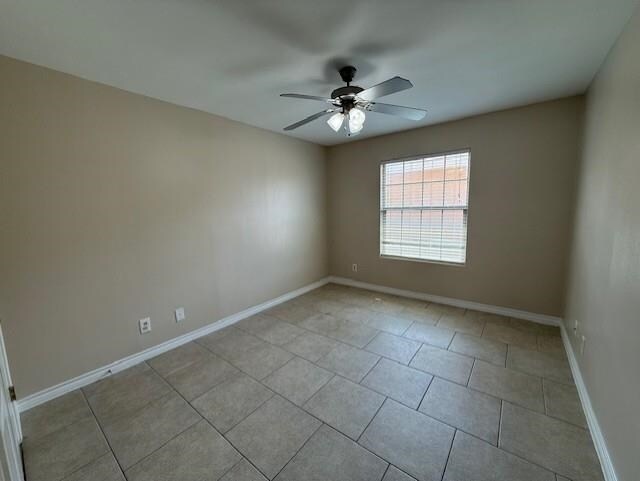 Building Photo - 2720 Camelot Dr