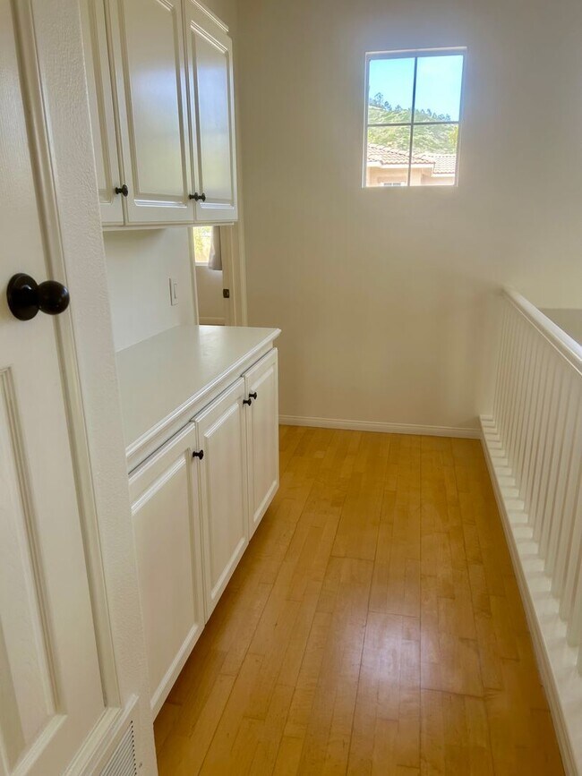 Building Photo - Enjoy this Resort Style Living