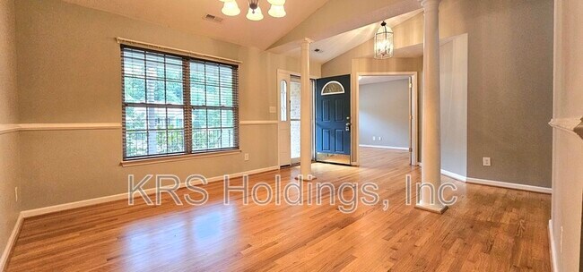 Building Photo - 215 Bayberry Ln