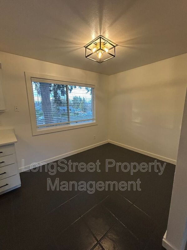 Building Photo - 11380 SW Greenburg Rd