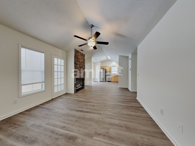 Building Photo - 201 Charlotte Ct