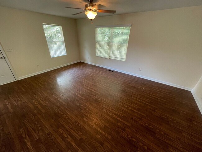 Building Photo - PRE-LEASING FOR AUGUST 2026!