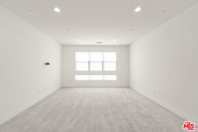Building Photo - 11758 Hillsborough Ln