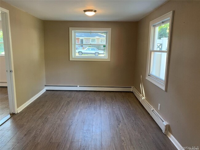 Building Photo - 1671 Claas Ave